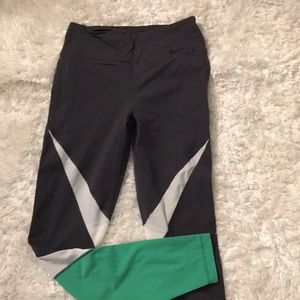NIKE DRI-FIT LEGGINSG